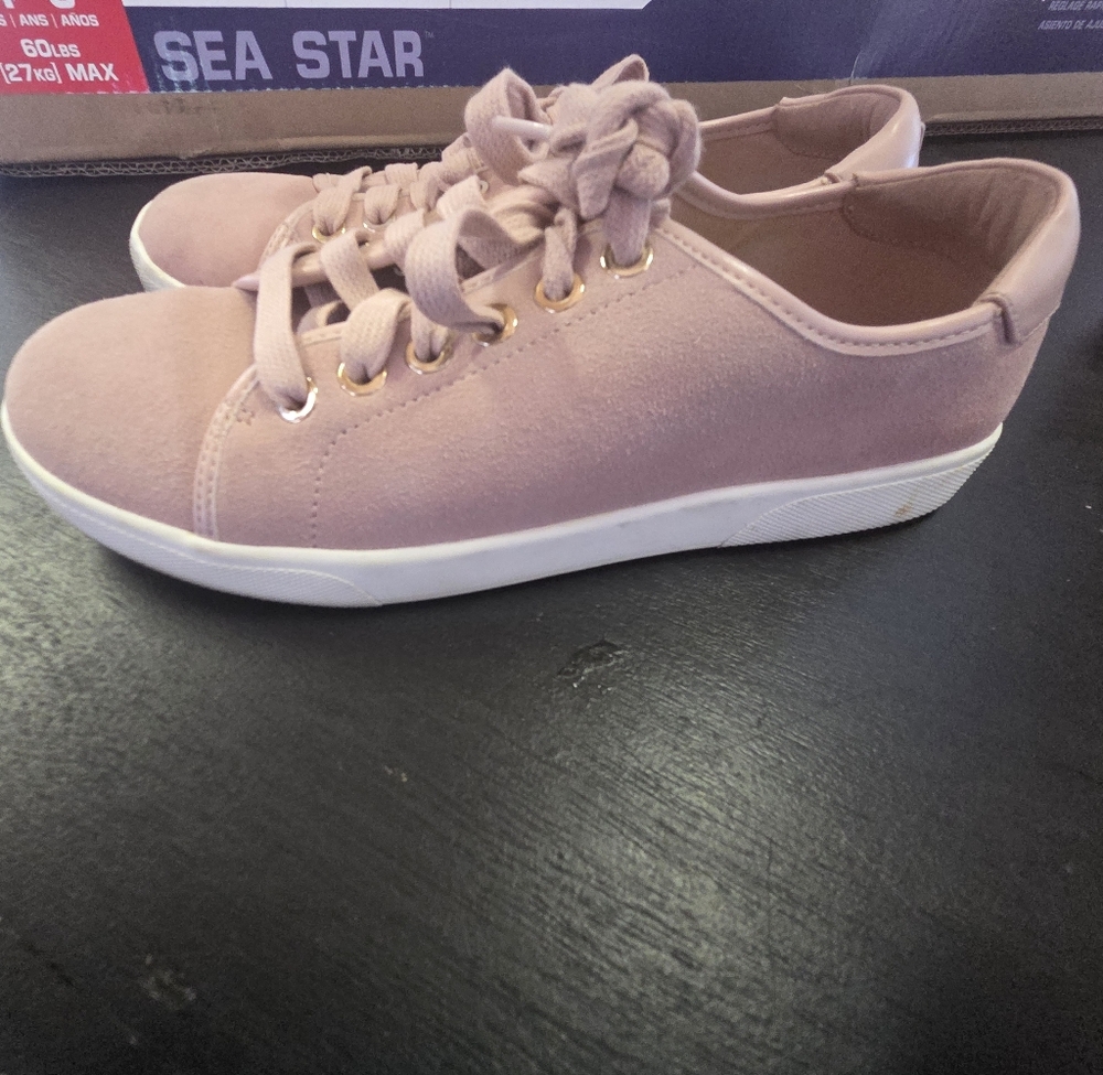 Womens VIONIC Size 6 Sunny Brinley Sneakeds - Picture 2 of 4
